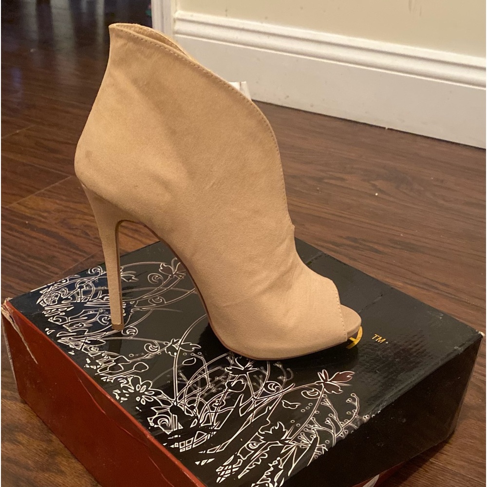 Liliana Nude Suede Heeled Boots